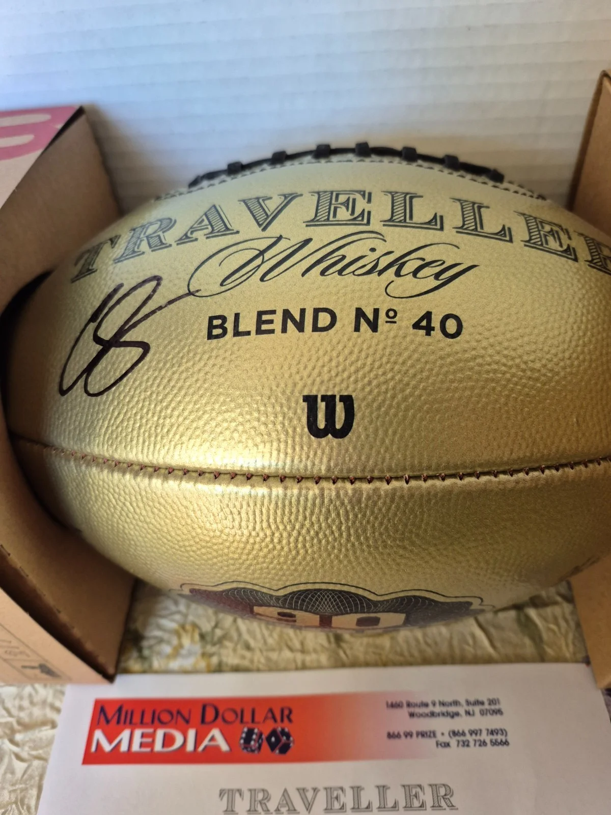 RARE! WON'T LAST!! CHRIS STAPLETON SIGNED Traveler Whiskey Wilson Football 1/75, изображение 2