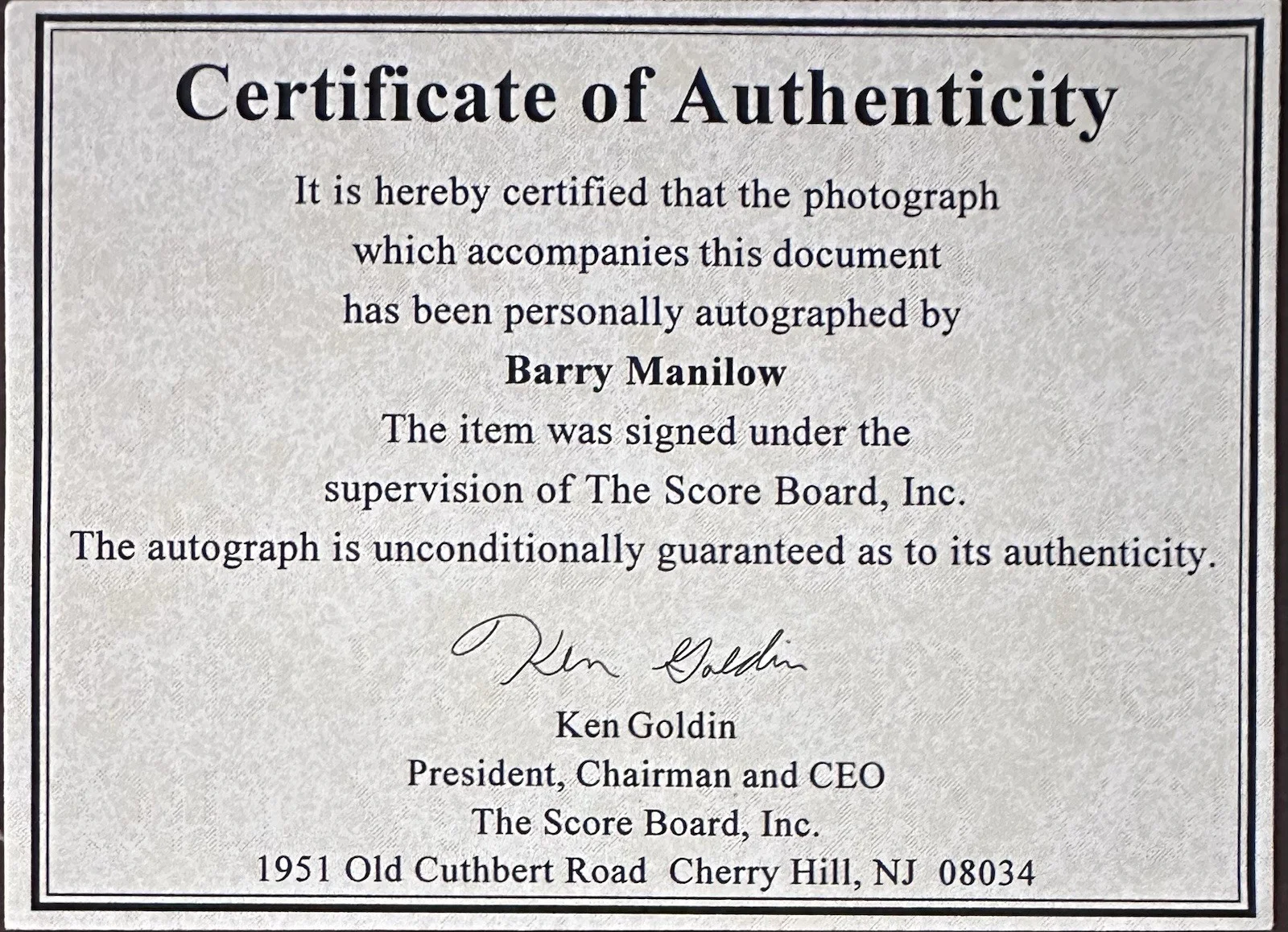 BARRY MANILOW HAND SIGNED 8x10” PHOTO W/COA. GREAT SHAPE! HE WRITES THE SONGS!, image 4