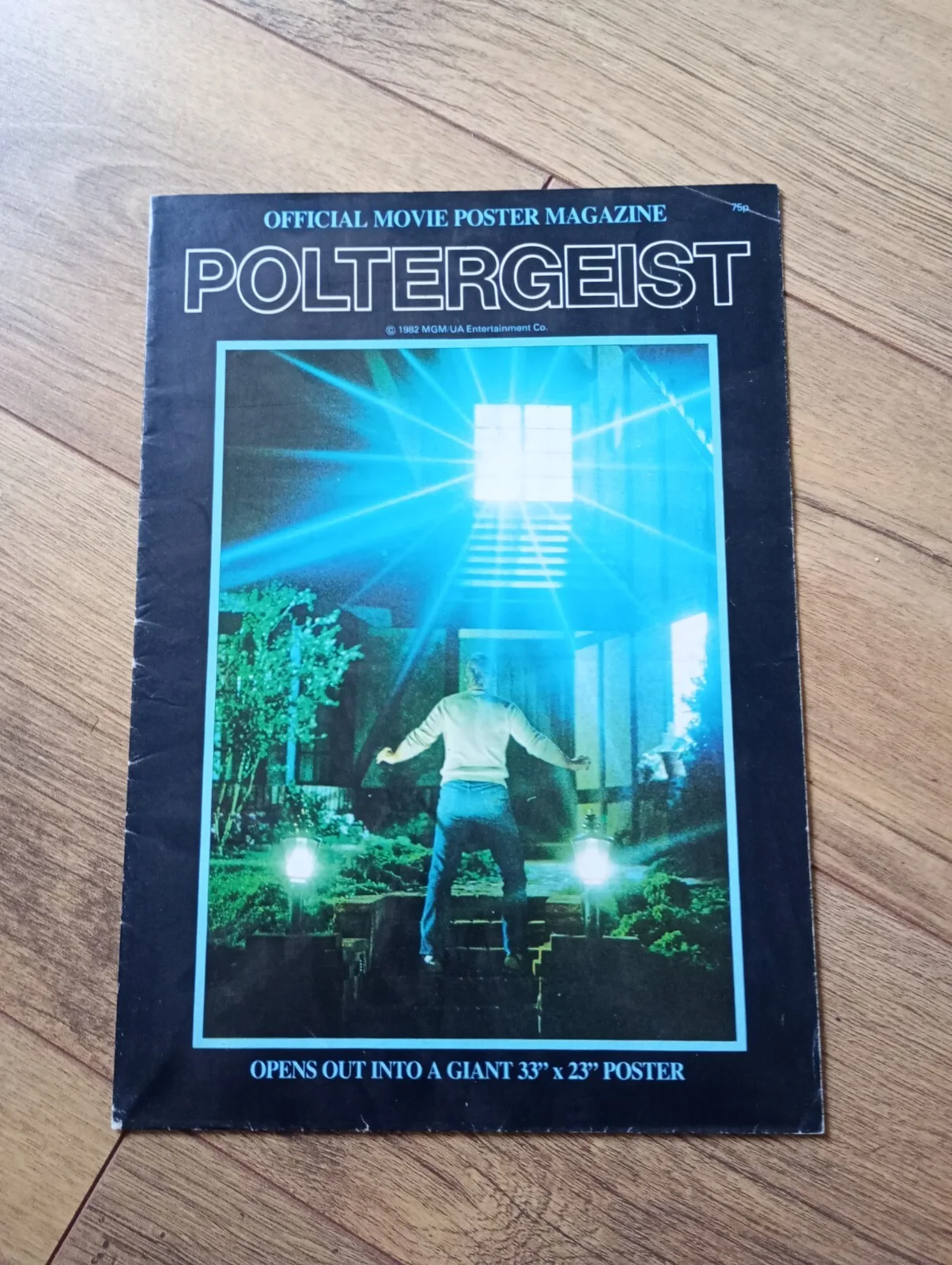 Poltergeist 1982 Official Movie Poster Magazine, image 2