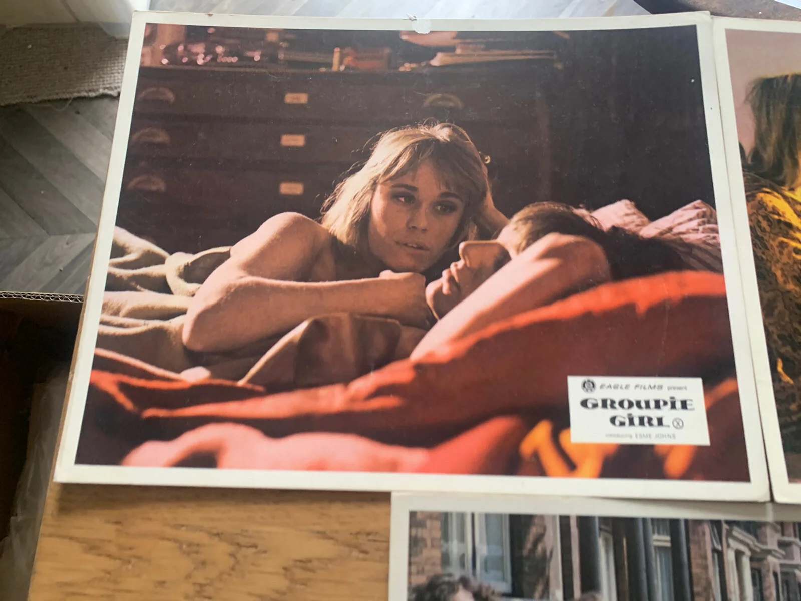 GROUPIE GIRL EAGLE FILMS UK LOBBY CARD 10 X 8 3 off ESME JOHNS 1970 SALLY P1, изображение 2