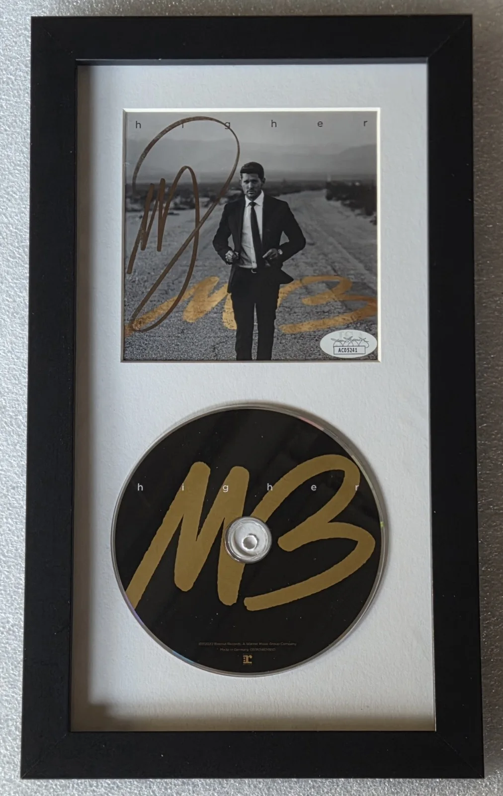 MICHAEL BUBLE CD DISPLAY SIGNED JSA CERTIFIED COA AUTOGRAPH HIGGER PRESENT GIFT, image 2