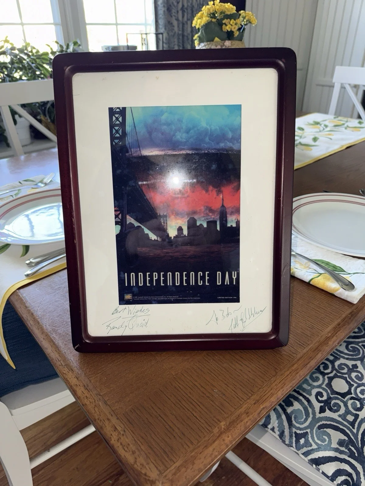 Randy Quaid & Jeff Goldblum — JEFF GOLDBLUM RANDY QUAID signed 8x10 photo INDEPENDENCE DAY POSTER MATTED FRAME