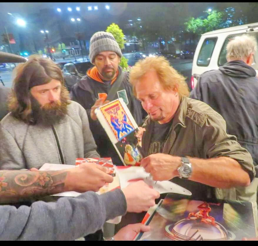 MICHAEL ANTHONY VAN HALEN GUITAR GOD SIGNED AUTOGRAPH 8X10 PHOTO PROOF PIC RARE, image 3