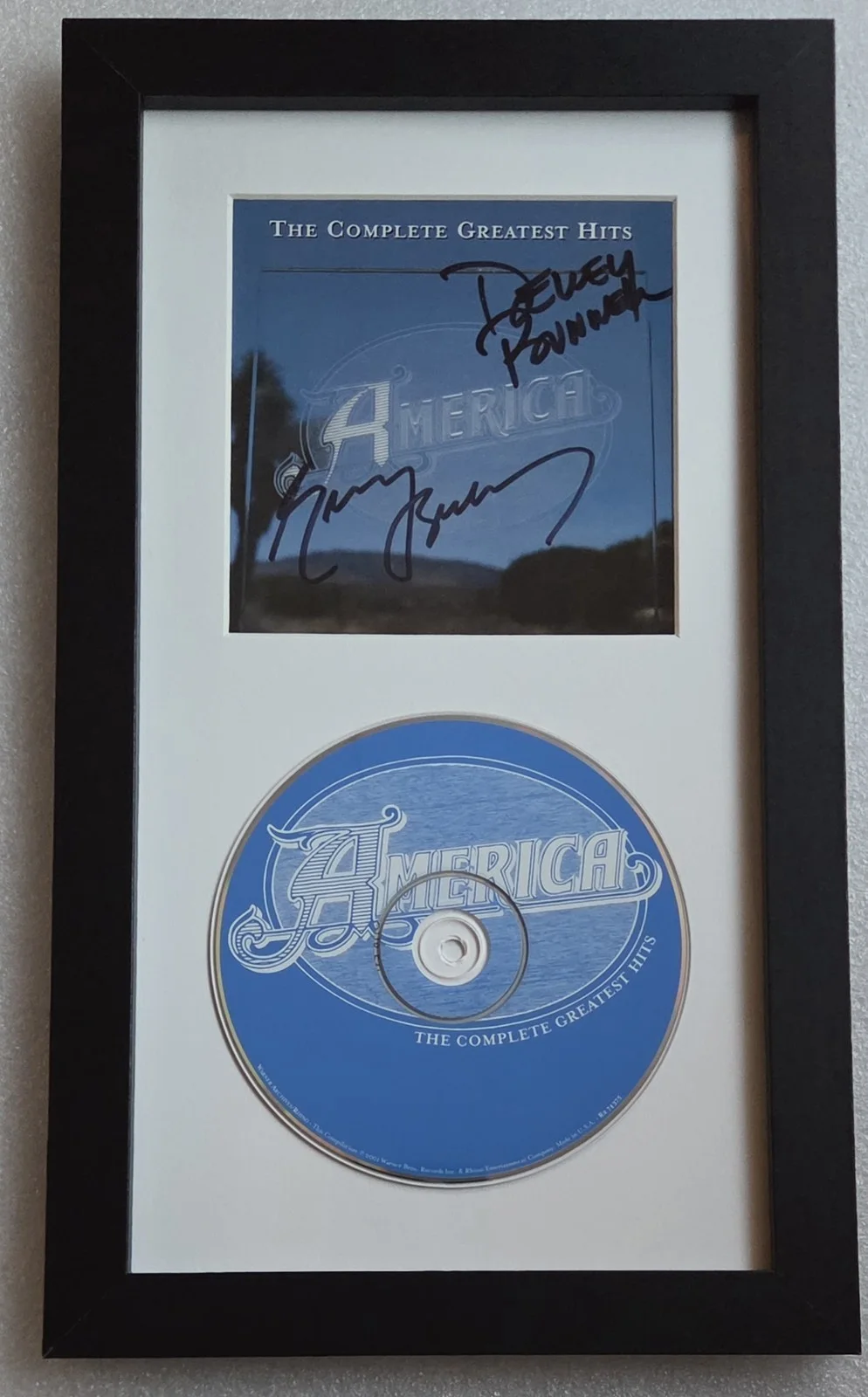 AMERICA DEWEY GERRY CD DISPLAY AUTOGRAPHED BECKETT COA BAND SIGNED PRESENT GIFT, image 2