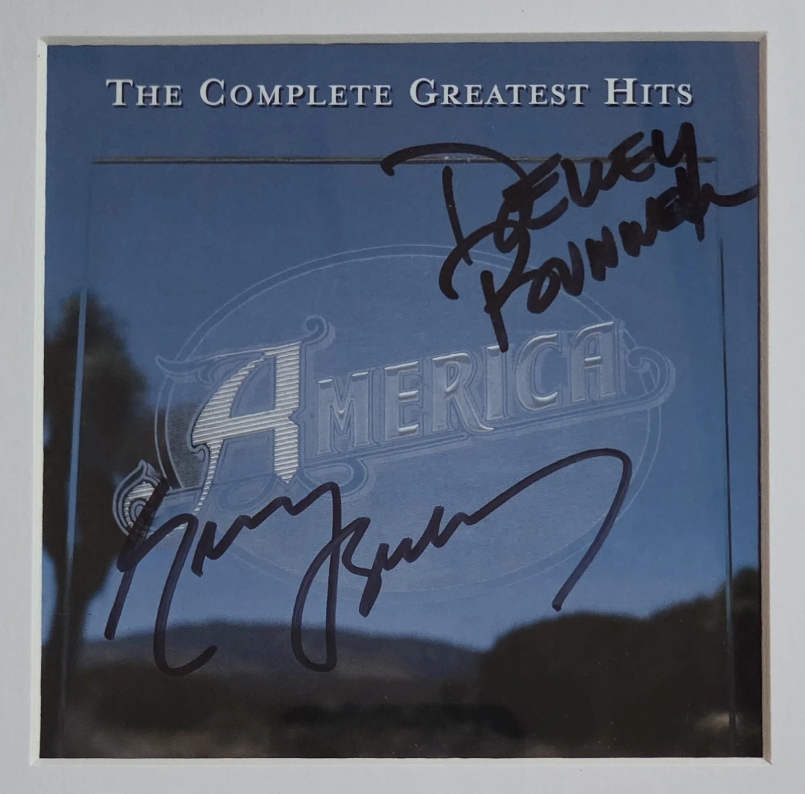 AMERICA DEWEY GERRY CD DISPLAY AUTOGRAPHED BECKETT COA BAND SIGNED PRESENT GIFT, image 3