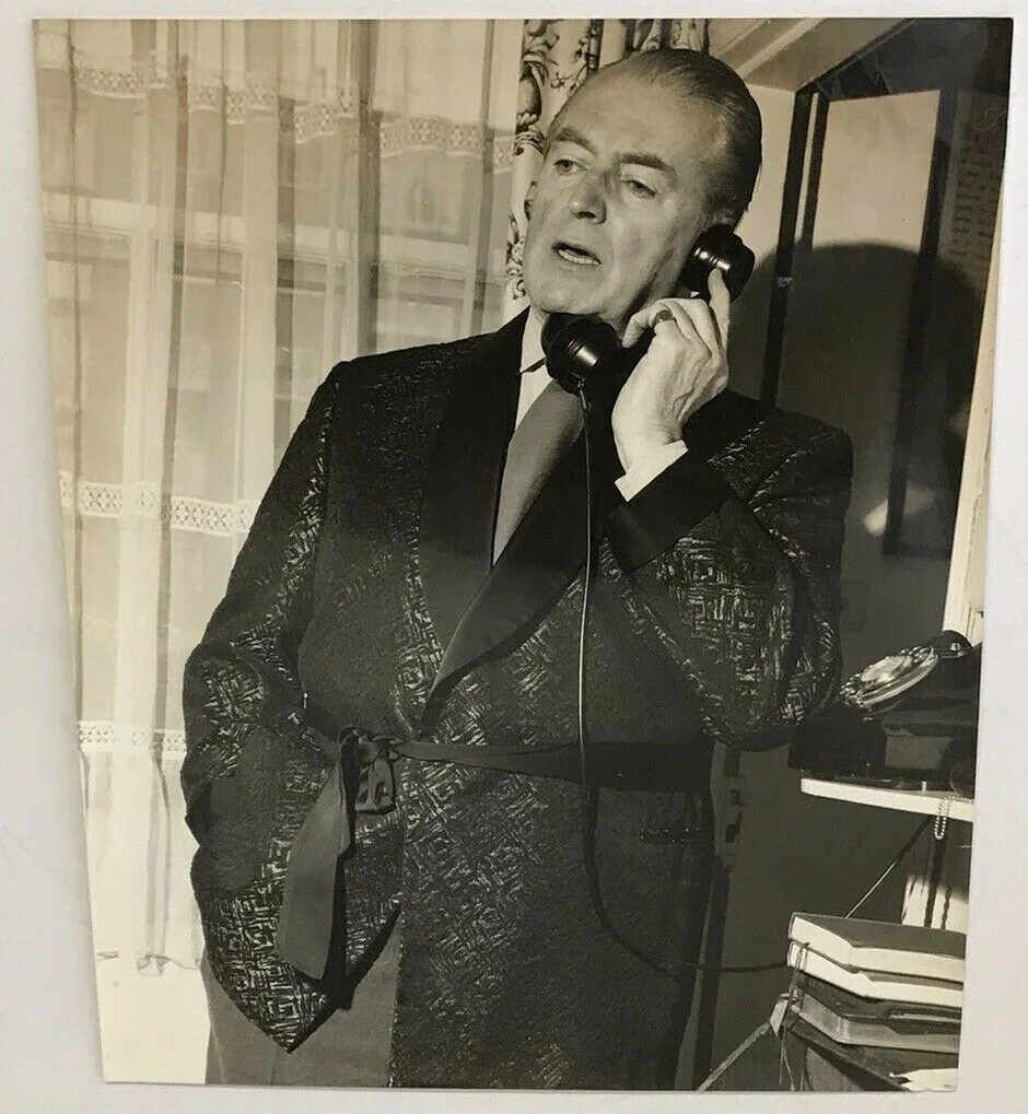 Vintage Large Press Photo British Actor Jack Warner Home Telephone Gown 1963, изображение 2