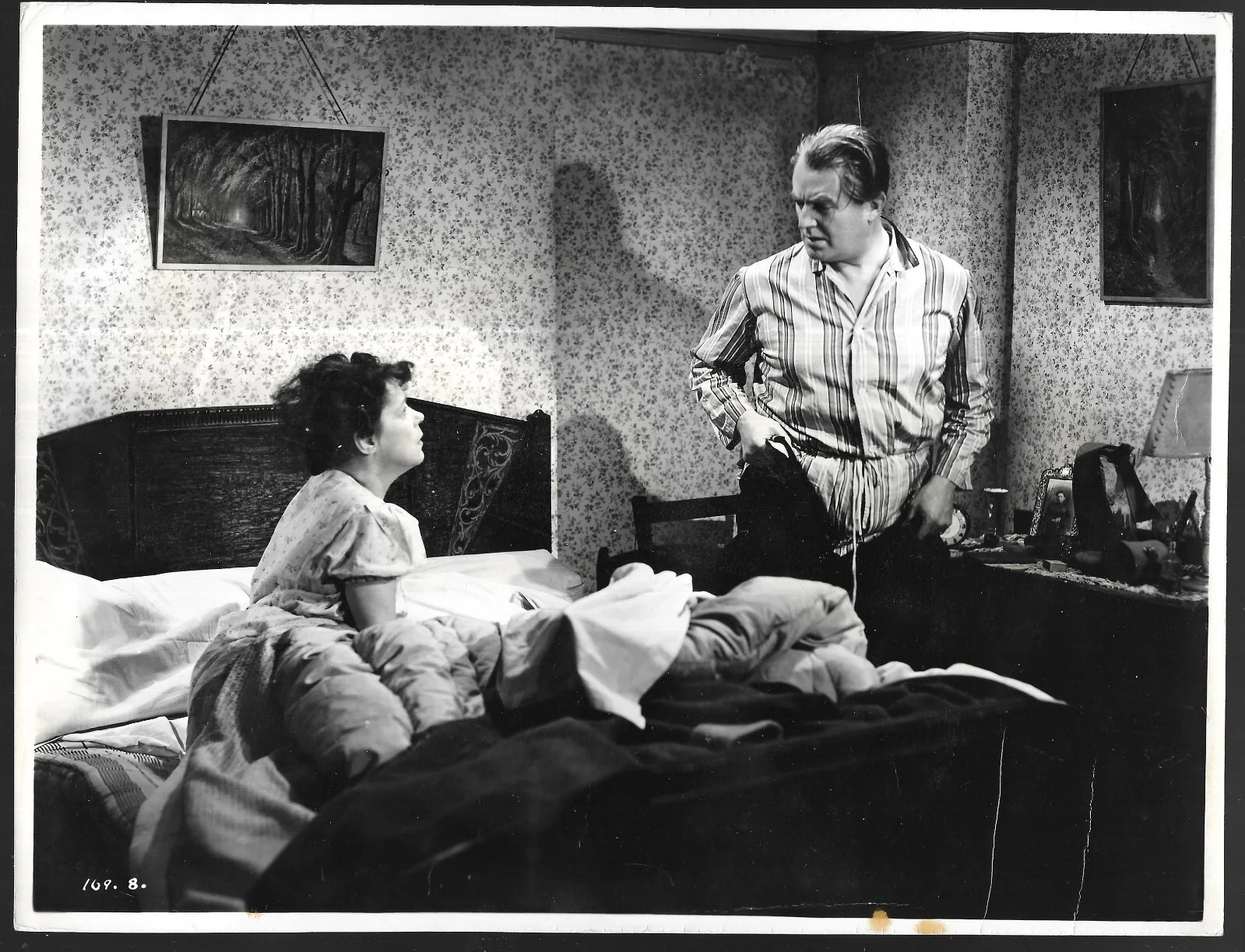 Jack Warner Movie Film Photo Huggett Wedding Bells Scene Kathleen Harrison Bed, изображение 2