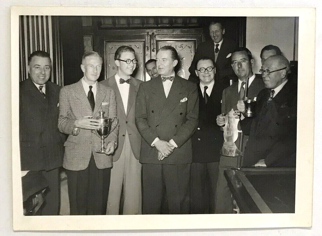 British Actor Jack Warner Photo Weekly Sporting Review Trophy Awards 1952, изображение 3