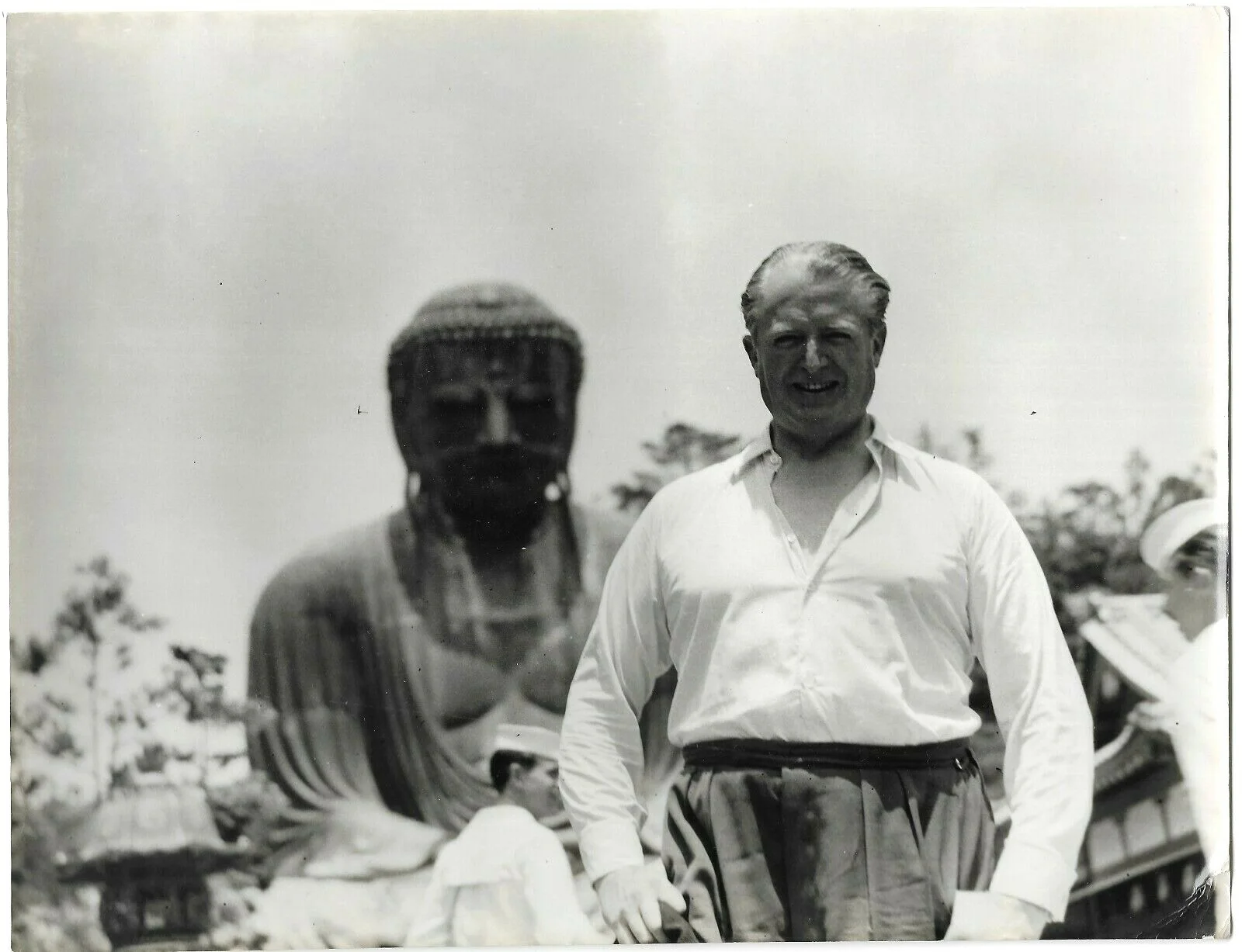 J.A Rank Movie Studio Photo Actor Jack Warner Abroad Large Buddha Statue 1950s, изображение 2