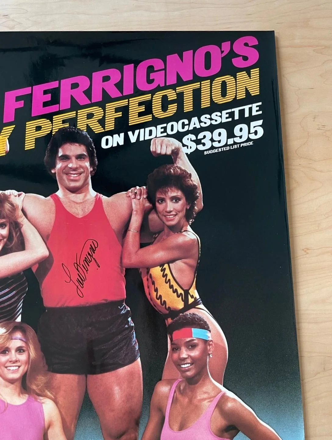 Lou Ferrigno — LOU FERRIGNO'S Body Perfection SIGNED Rolled 1985 VHS Video Store Promo Poster, изображение 3
