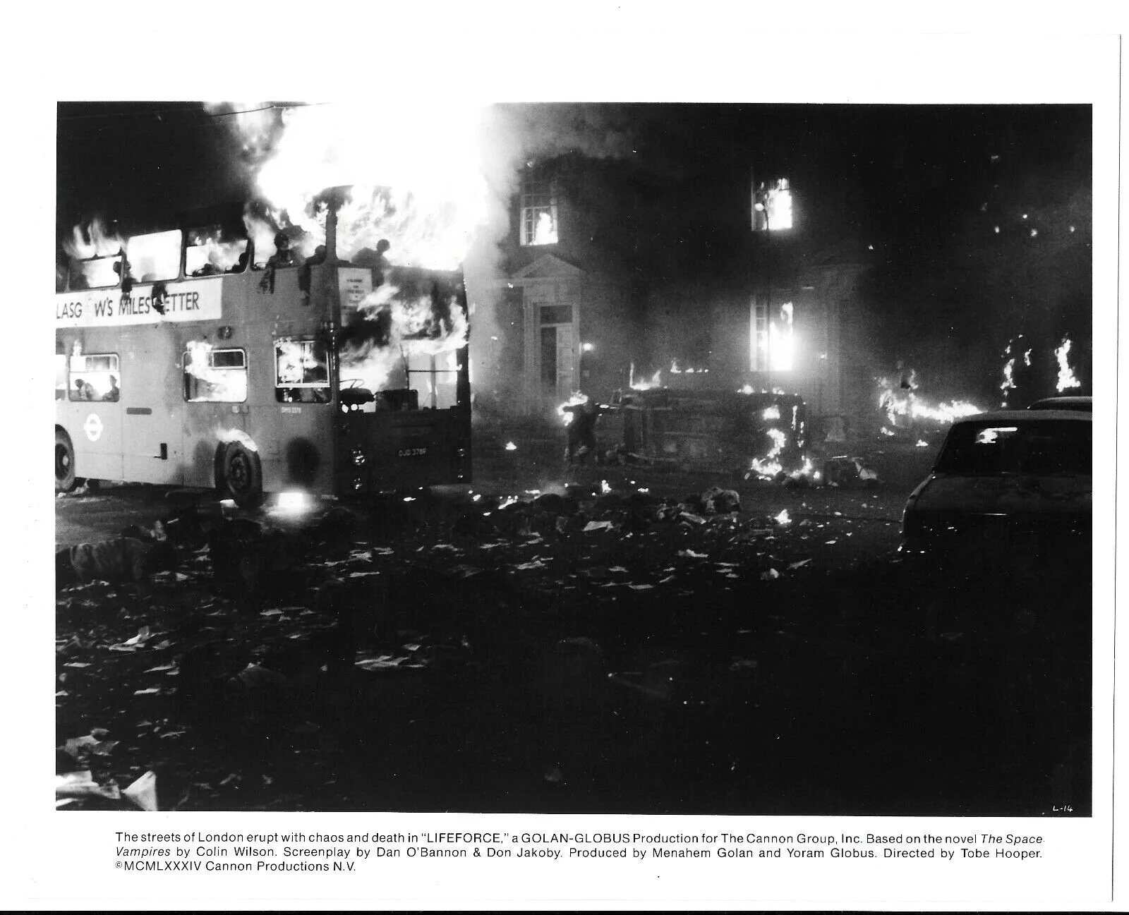 Lifeforce Press Photo Still Sci-Fi Horror Movie Burning London Bus Death Scene, изображение 2