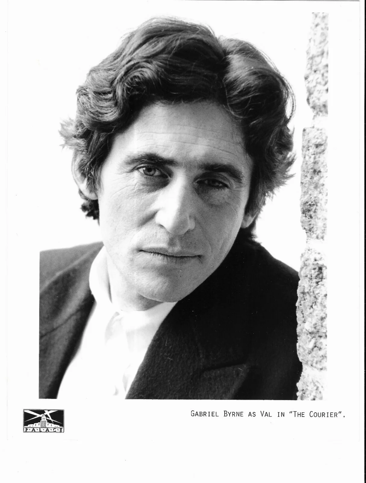 The Courier Movie Press Photos Gabriel Byrne Padraig O'Loingsigh 1988, изображение 4
