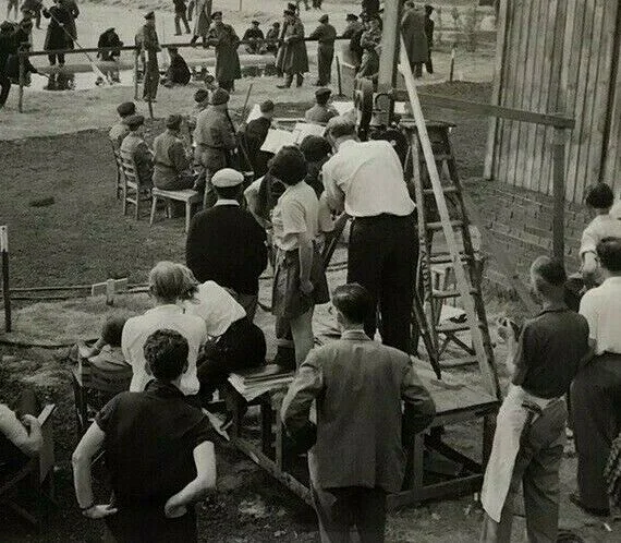 Vintage Movie Film Photo Jack Warner Albert RN On Set Scene Director 1953, изображение 4