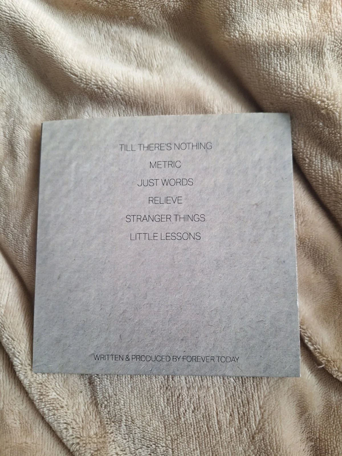 Forever Today Stranger Things Signed Original CD, изображение 2