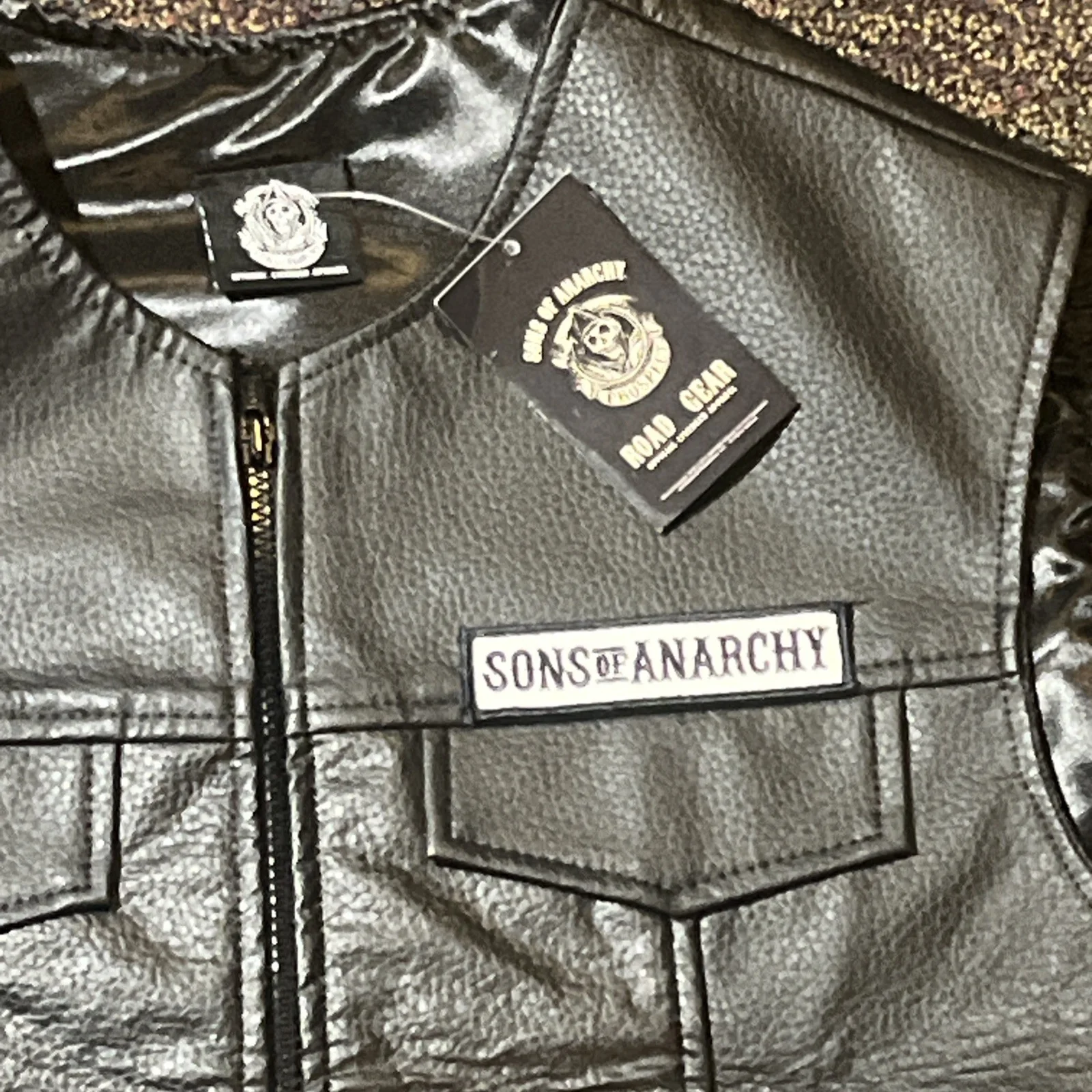 Charlie Hunnam — Charlie Hunnam Autographed Sons of Anarchy Vest – JSA Certified, image 4