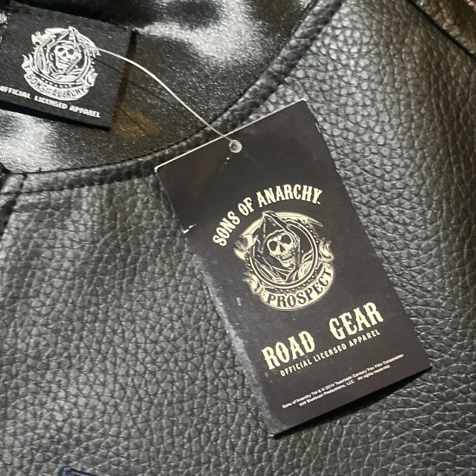 Charlie Hunnam — Charlie Hunnam Autographed Sons of Anarchy Vest – JSA Certified, image 5