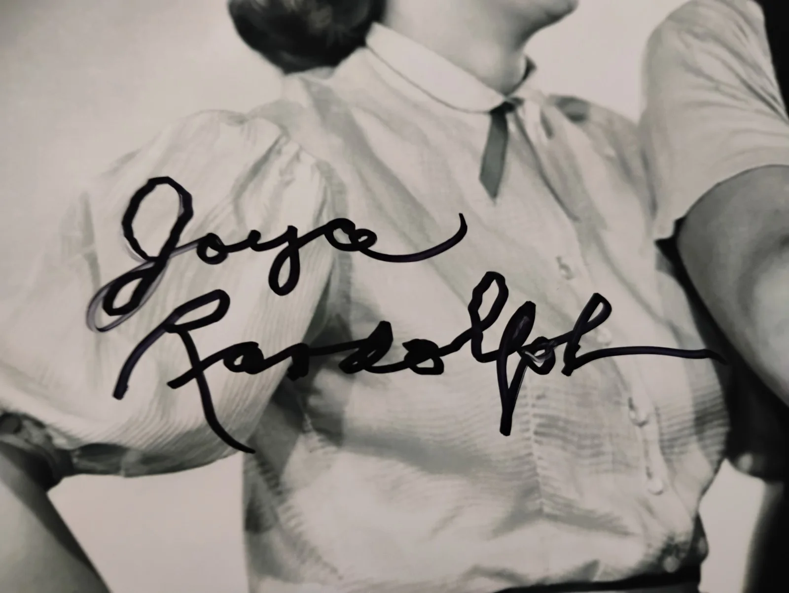JOYCE RANDOLPH — R.I.P THE HONEYMOONERS STAR JOYCE RANDOLPH TRIXIE SIGNED AUTOGRAPHED 8x10 PHOTO, изображение 2