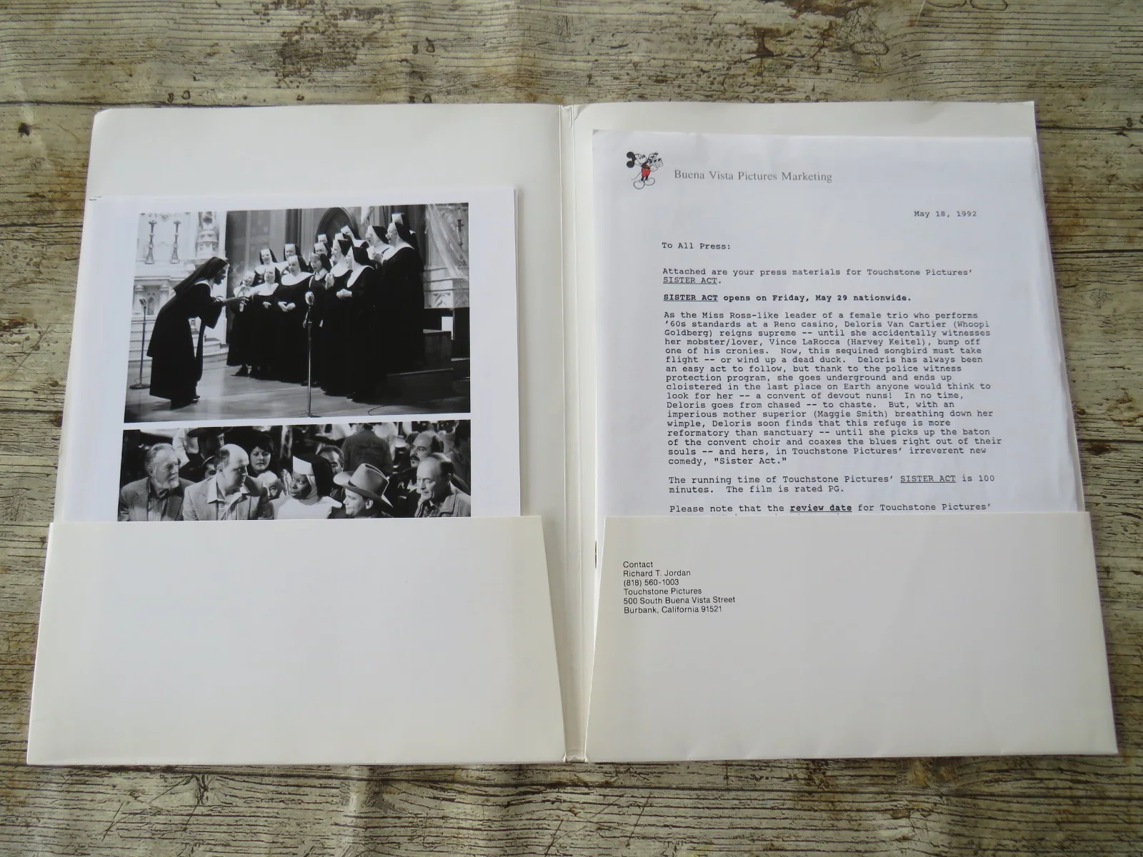 SISTER ACT ORIGINAL 1992 CINEMA MOVIE PRESS KIT Whoopi Goldberg 7 PHOTOS, изображение 2