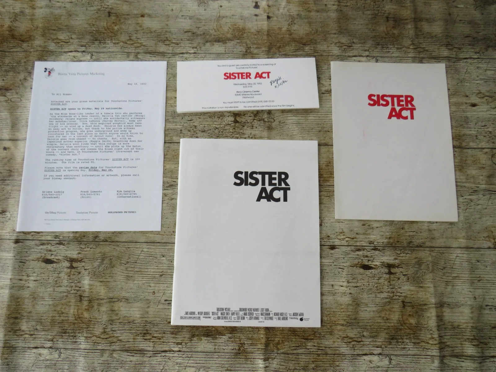 SISTER ACT ORIGINAL 1992 CINEMA MOVIE PRESS KIT Whoopi Goldberg 7 PHOTOS, изображение 3