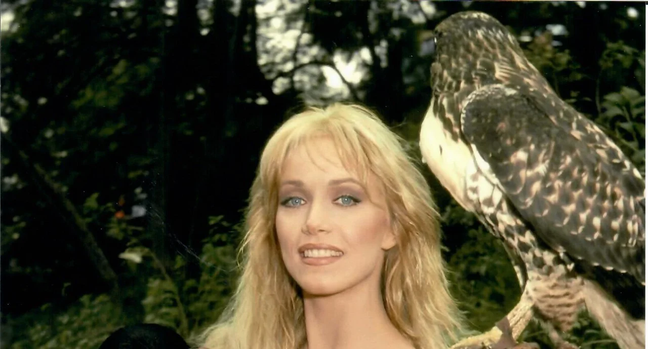 Tanya Roberts — Tanya Roberts Sheena Queen Of The Jungle Actress Signed 8 x 10 Photo TTM COA, изображение 3