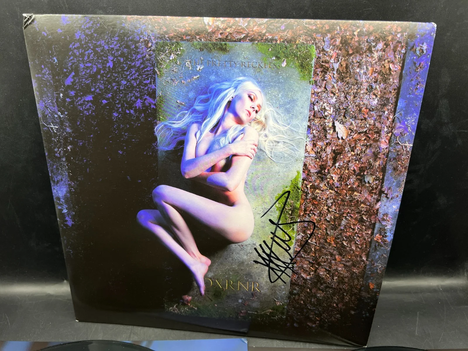 Taylor Momsen Signed PRETTY RECKLESS DEATH BY ROCK ROLL Vinyl Album 2LP Beckett, изображение 2
