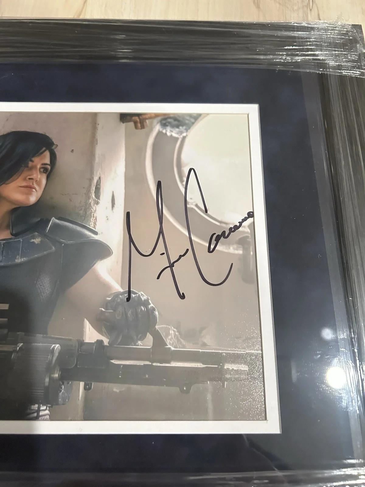 Gina Carano Signed 8x10 Photo Frame Autograph STAR WARS MANDALORIAN Cara Dune, image 3