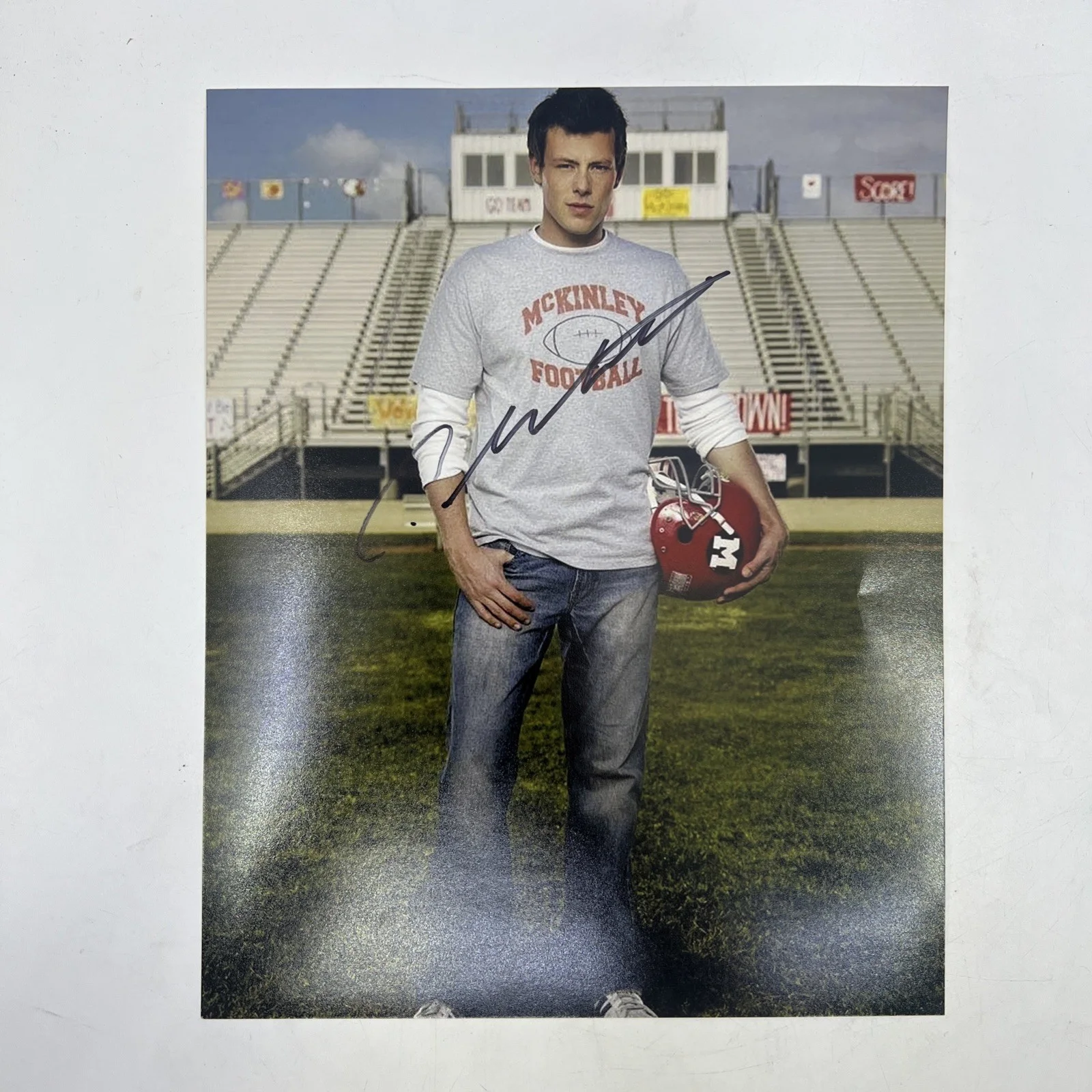 Cory Monteith — Cory Monteith Signed 8 x 10 Autographed Photo GLEE With COA UACC, image 2