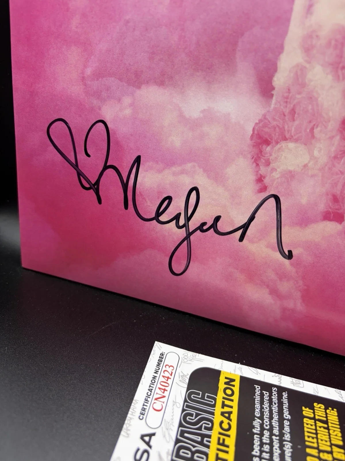MEGAN MORONEY - Cloud 9: Megan's Signature Pink Signed Vinyl LP JSA COA, изображение 2