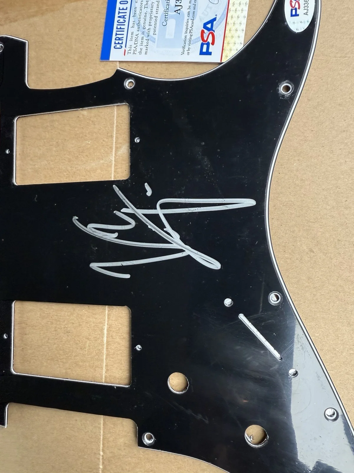 VINCE NEIL signed MOTLEY CRUE autographed ELECTRIC GUITAR ~ Pickguard PSA COA, image 2