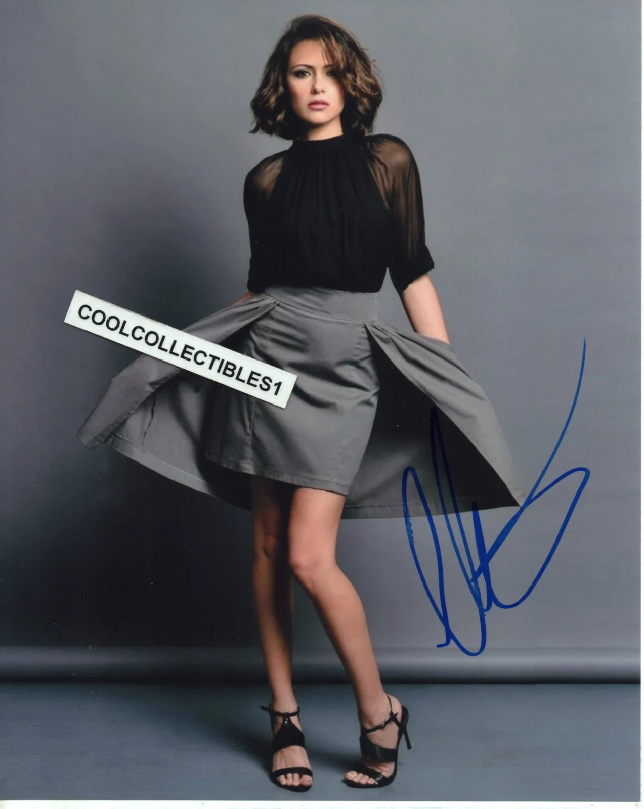 ITALIA RICCI — ITALIA RICCI "DESIGNATED SURVIVOR" IN PERSON SIGNED 8X10 COLOR PHOTO 4 COA