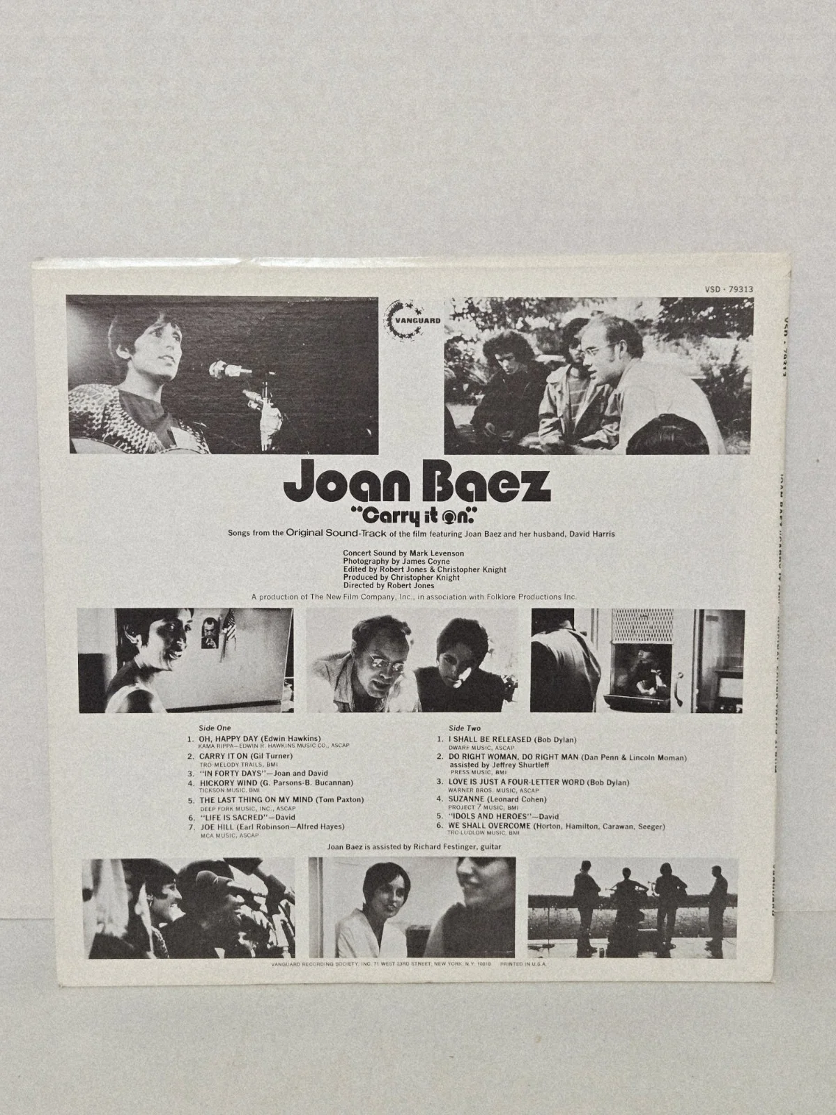 Folk Legend JOAN BAEZ Signed "CARRY IT ON" Original Soundtrack Album (VSD-79313), image 3