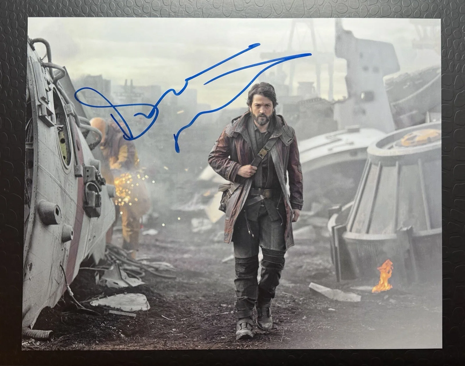 Diego Luna — Star Wars DIEGO LUNA as CASSIAN ANDOR Autograph 8x10 Photograph Photo Auto COA