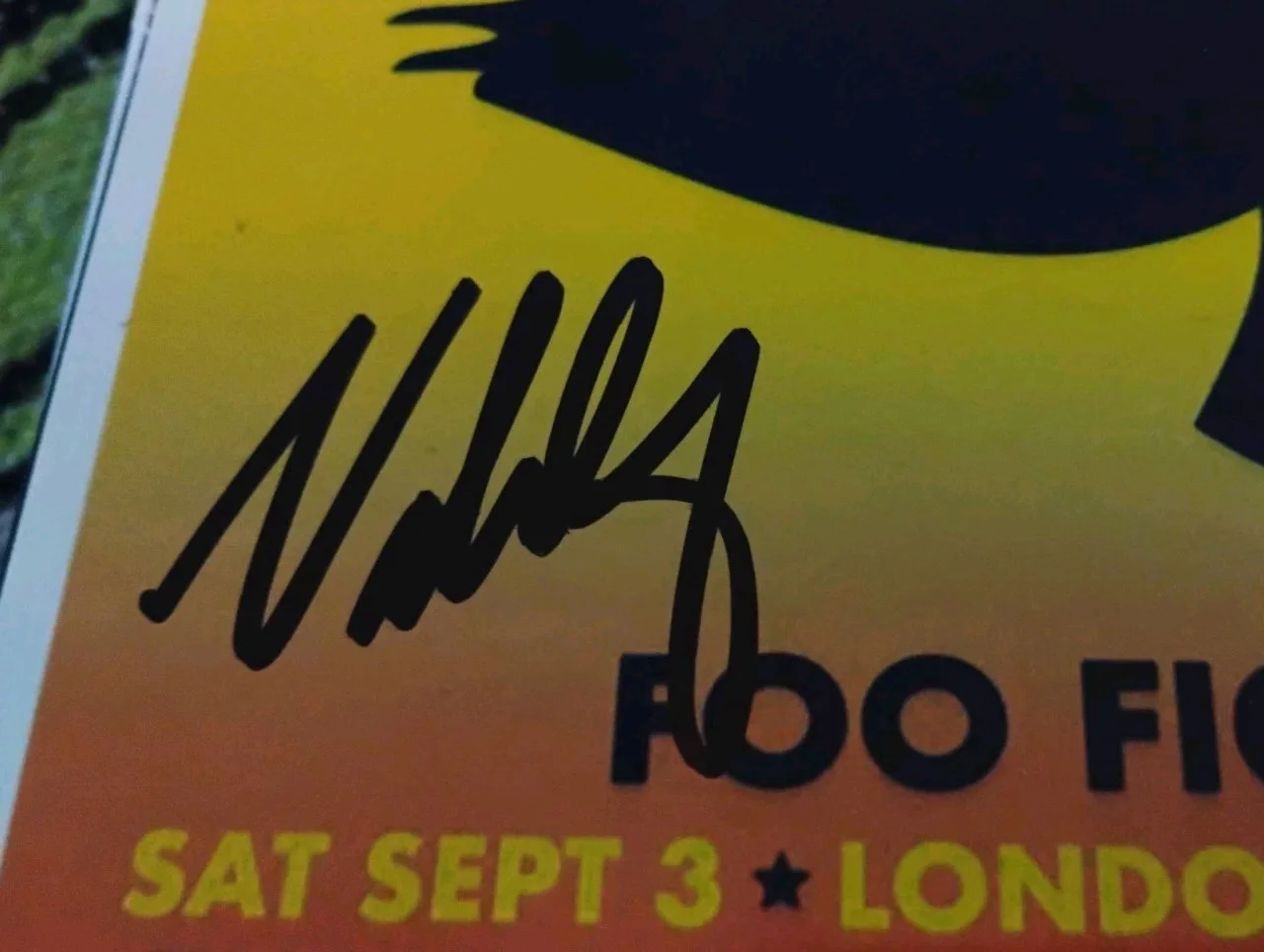 NATE MENDEL FOO FIGHTERS 🎸 SIGNED TAYLOR HAWKINS TRIBUTE RIP 8X10 PHOTO PROOF, image 2