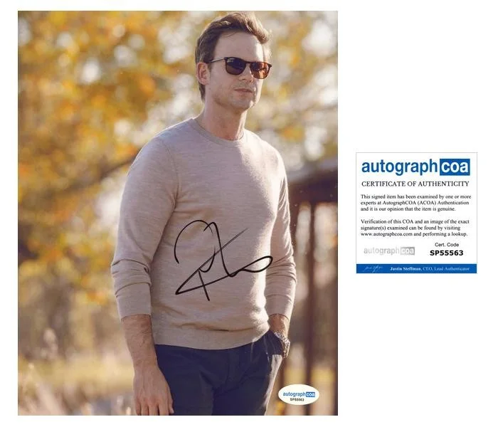 Patrick J. Adams — Patrick J. Adams "The Madison" AUTOGRAPH Signed 'Russell' 8x10 Photo ACOA