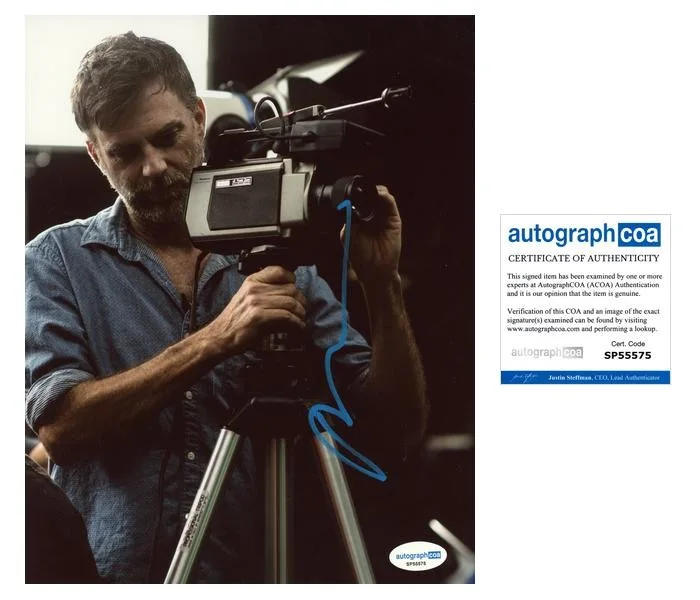 Paul Thomas Anderson — Paul Thomas Anderson "One Battle After Another" AUTOGRAPH Signed 8x10 Photo ACOA
