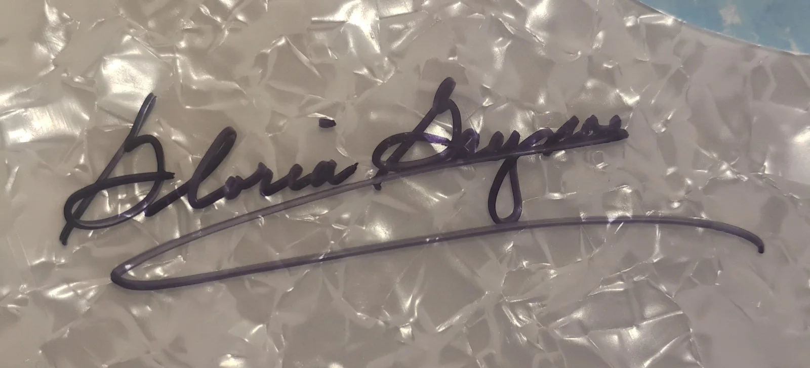 Gloria Gaynor Hand Signed Autograph PSA COA Guitar Pick Guard NO US TARIFF, image 3
