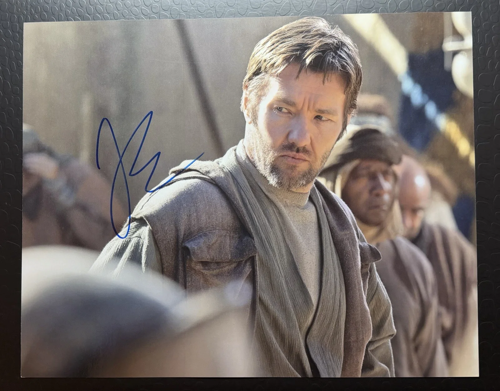 Joel Edgerton — Star Wars JOEL EDGERTON as OWEN LARS Autograph 8x10 Photograph Photo Auto COA