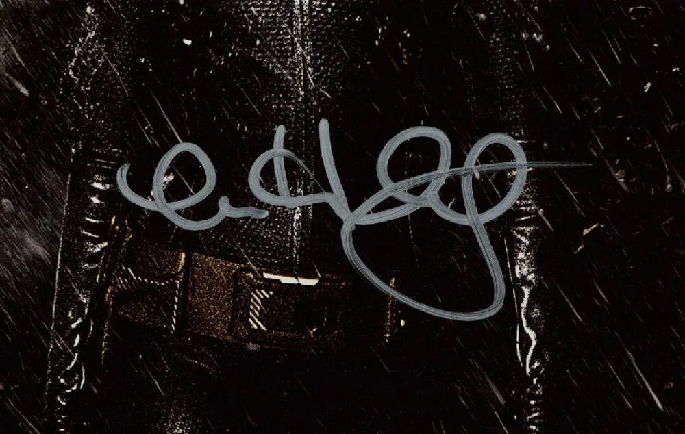 ANNE HATHAWAY SIGNED 11x14 PHOTO CATWOMAN THE DARK KNIGHT RISES RARE BECKETT BAS, изображение 2