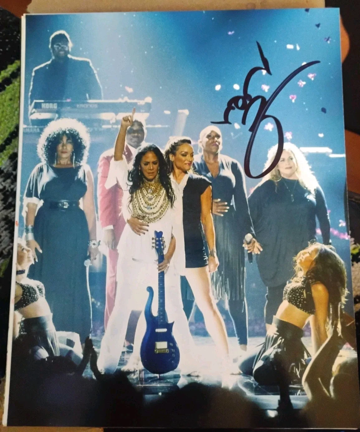 SHEILA E — SHEILA E LATINA DRUMMER PERCUSSION STAR SIGNED 8X10 PHOTO PRINCE TRIBUTE PROOF