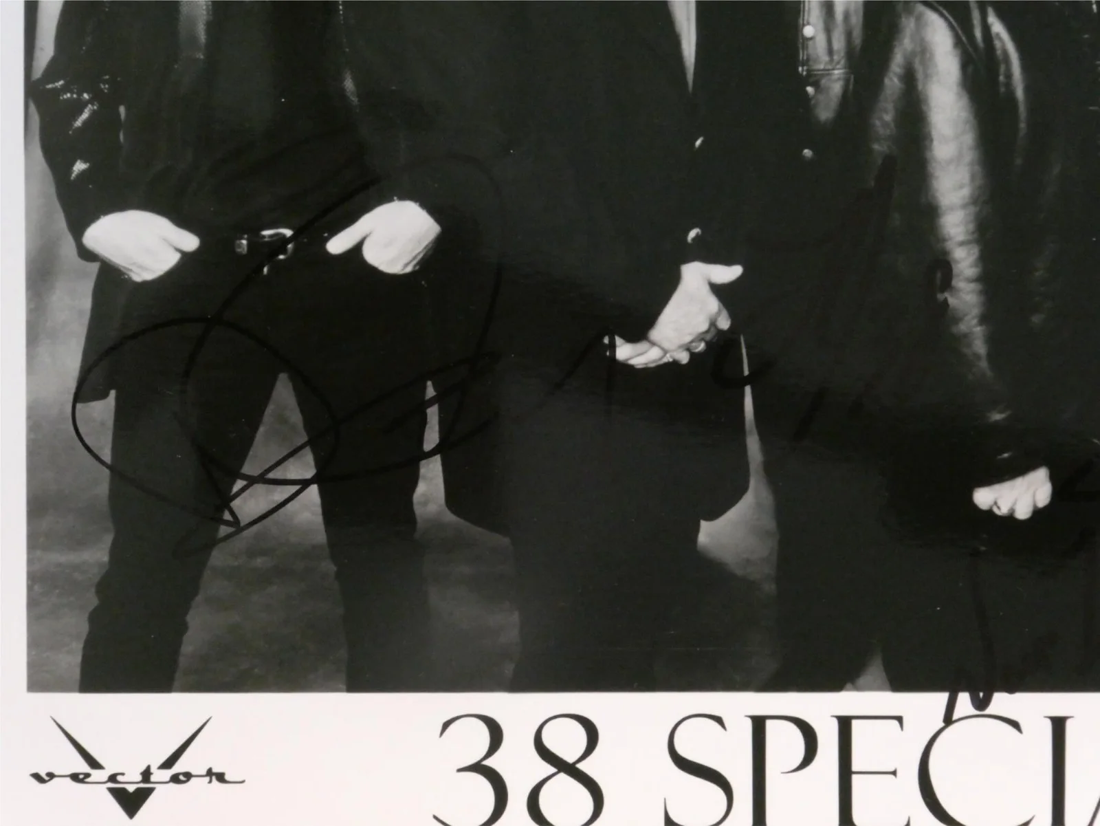 38 Special Signed 8x10 Promo Photo Autographed Donnie Van Zandt Don Barnes +4, изображение 3