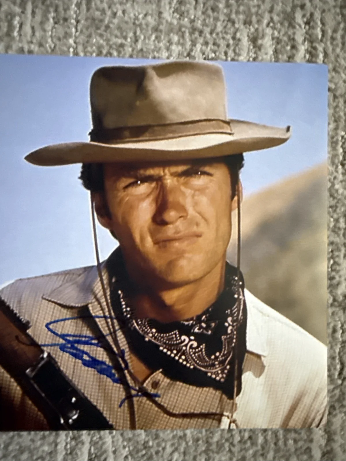 Clint Eastwood Classic Icon Pose Signed Photo COA PSA PSA/DNA, изображение 3