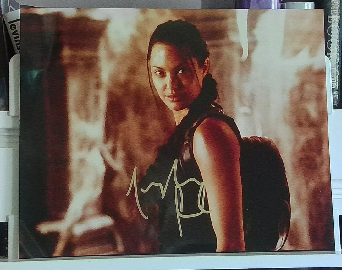 Angelina Jolie — Angelina Jolie signed Tomb Raider 8x10 glossy color photo
