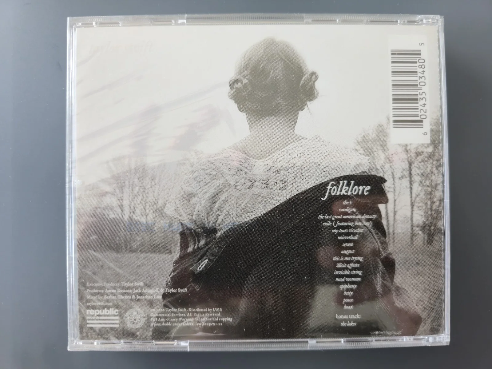TAYLOR SWIFT Signed FOLKLORE CD Cover FACTORY SEALED, image 2