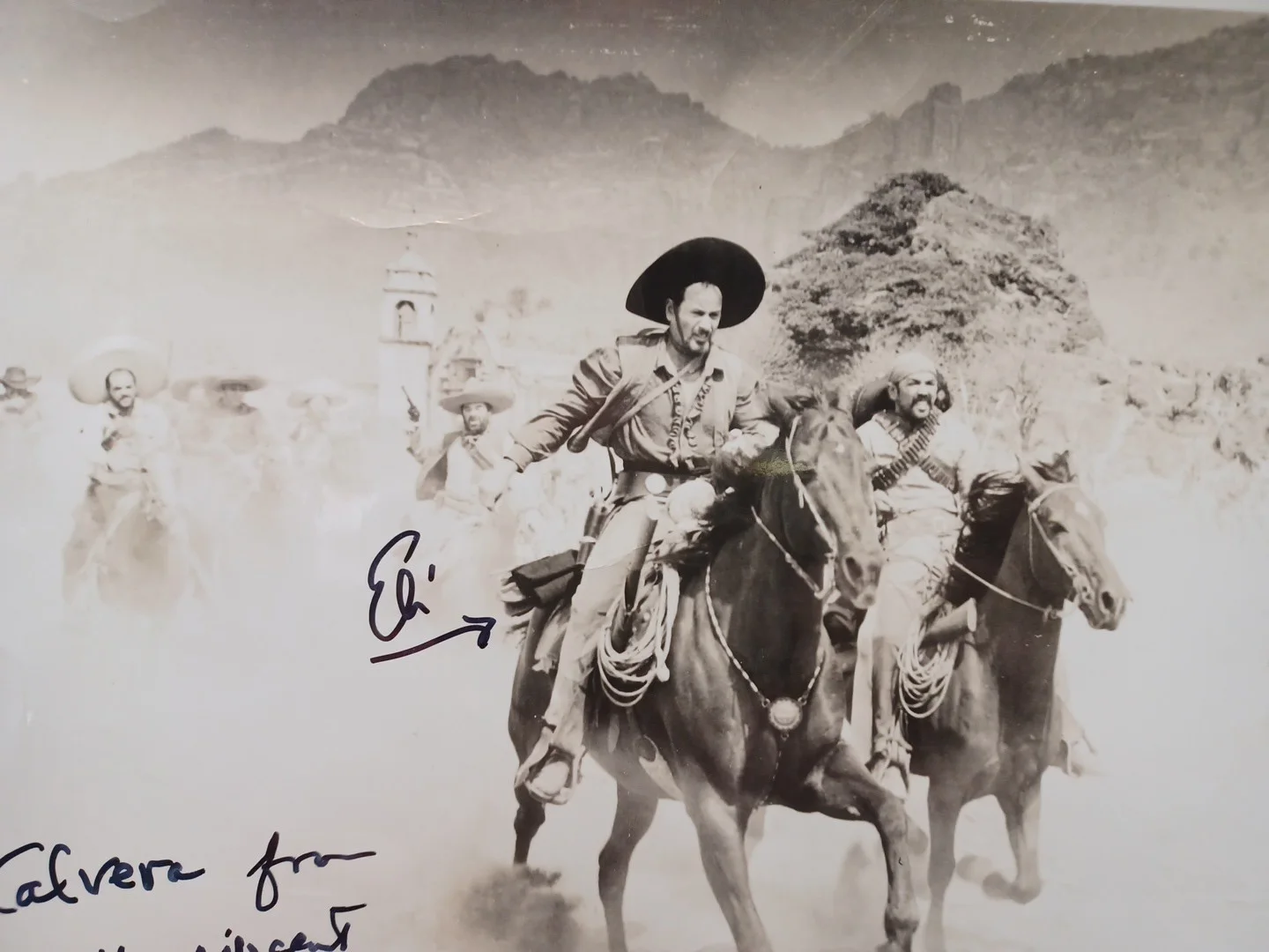 Eli Wallach — 1960 Eli Wallach Signed B&W 8x10 Photo From Magnificent Seven Movie RRP 785, image 4