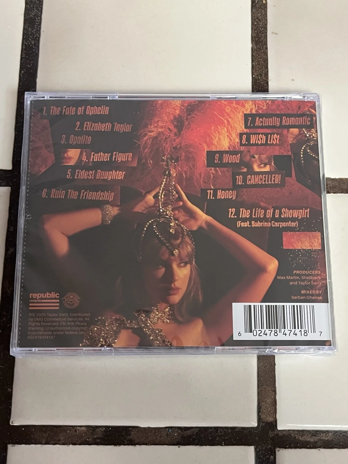 Taylor Swift - The Life of a Showgirl CD + Hand Signed Photo 3 SHIPS NOW!, изображение 3