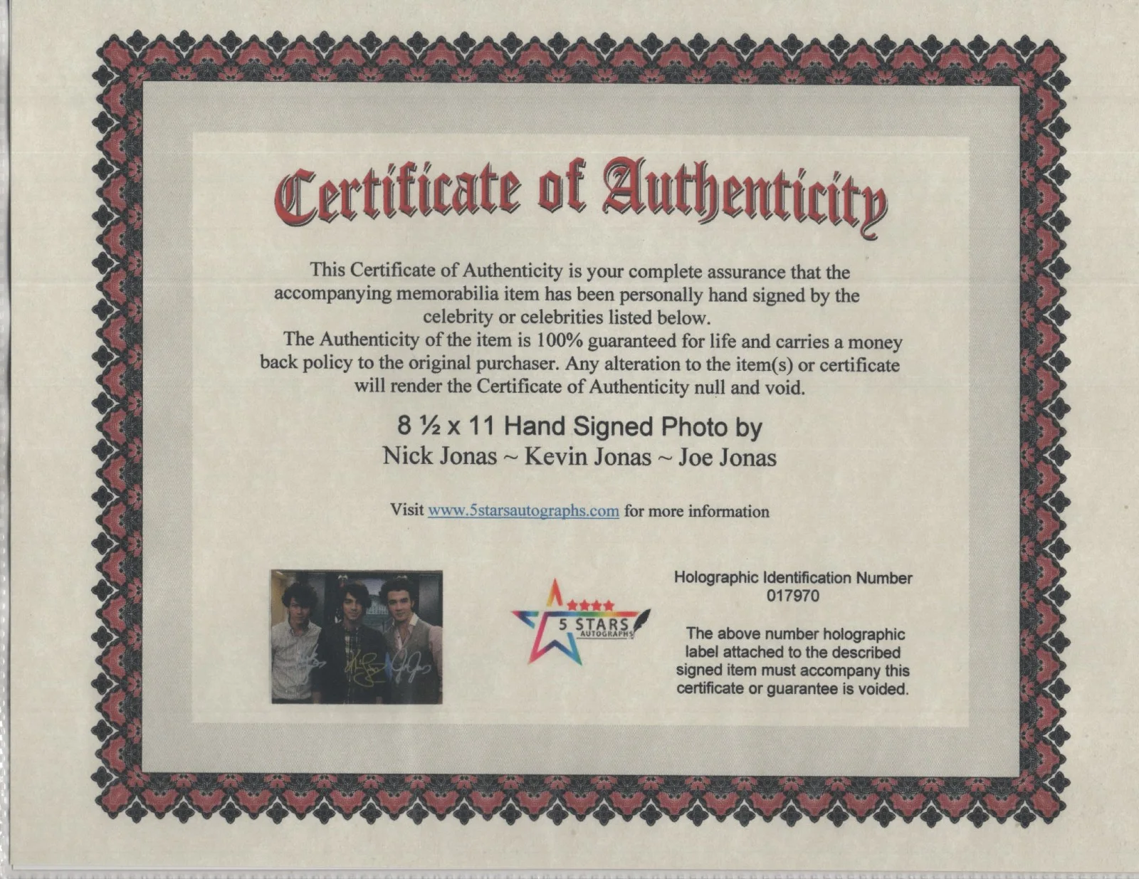 JONAS BROTHERS AUTOGRAPHED 8 1/2 X 11 COLOR PHOTO / COA, изображение 2