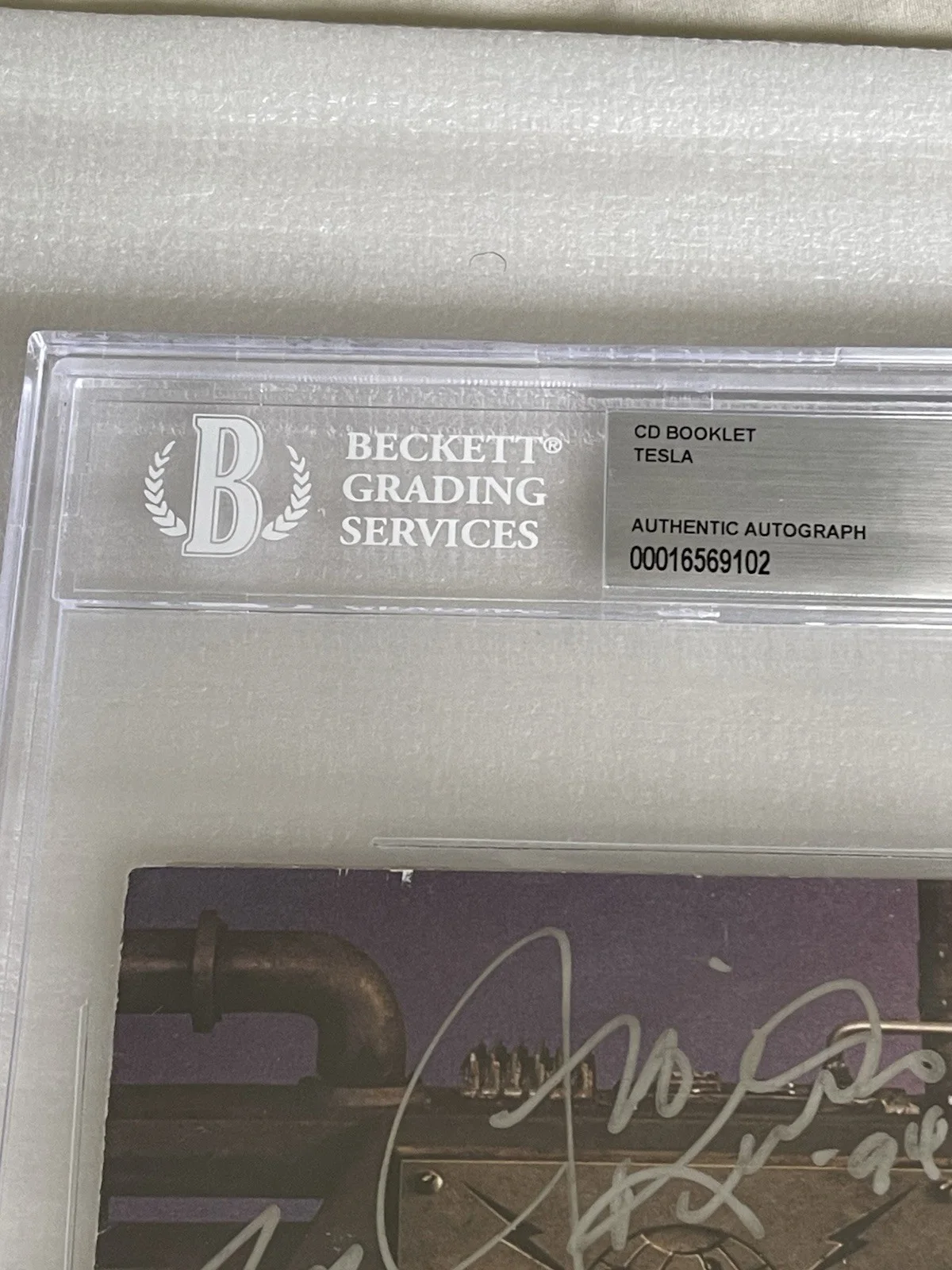 Tesla Signed Autograph Bust A Nut CD Booklet Full Band Beckett Bas, image 3