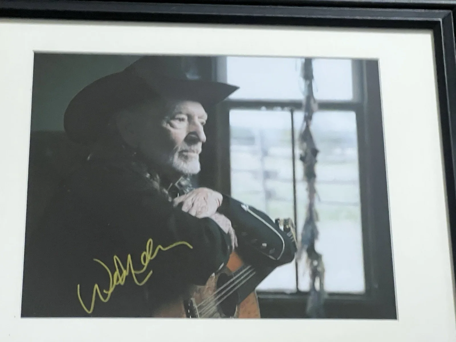 WILLIE NELSON Autographed 8 X 11.5 Signed Photo Framed Country Legend, изображение 3