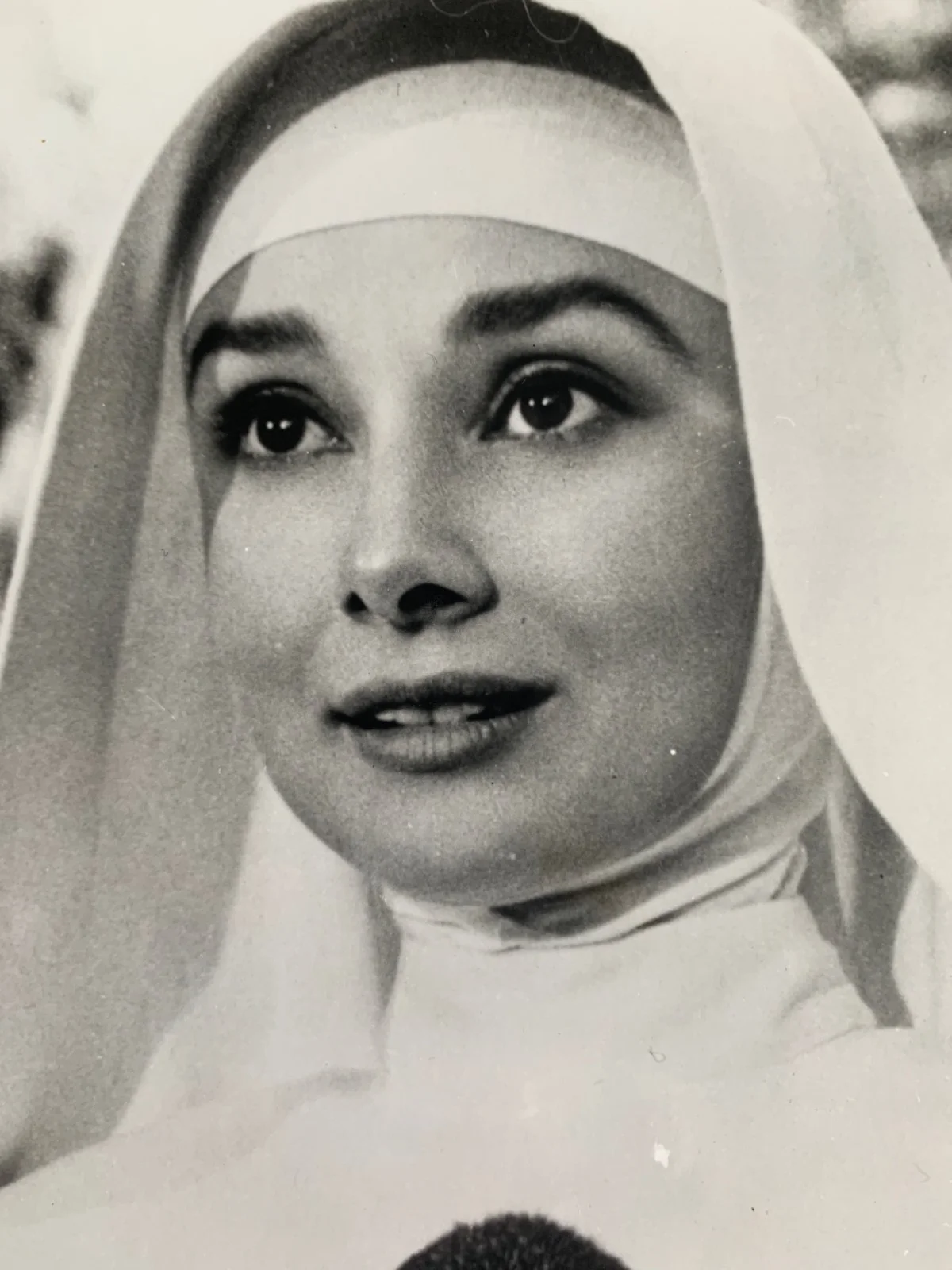 Audrey Hepburn in The Nun’s Story Black & White Vintage Press Photo 7x9.5 inches, изображение 4