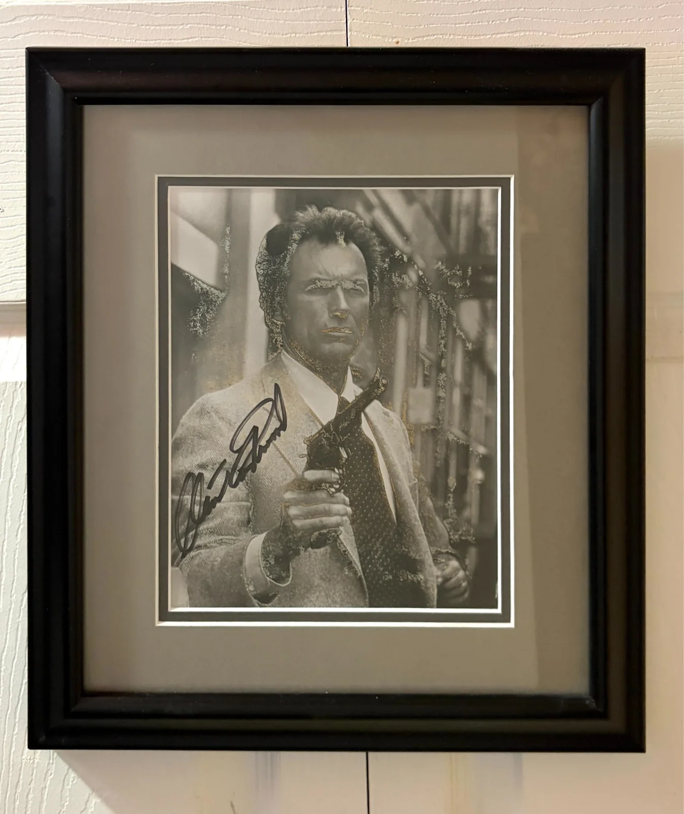 Framed Photograph of Clint Eastwood in Dirty Harry Signed w/ COA, изображение 3
